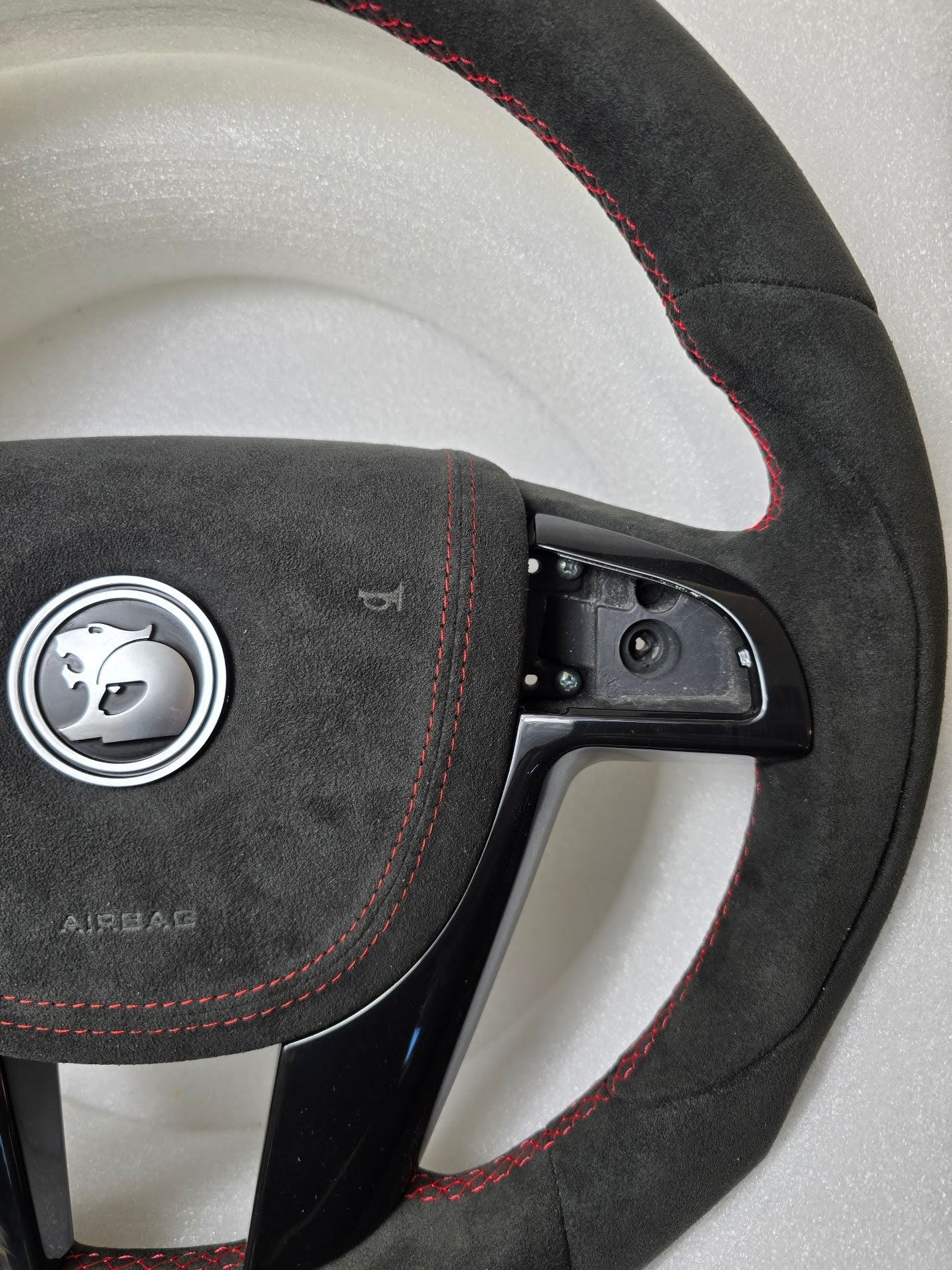 VE HSV Steering wheel ALCANTARA
