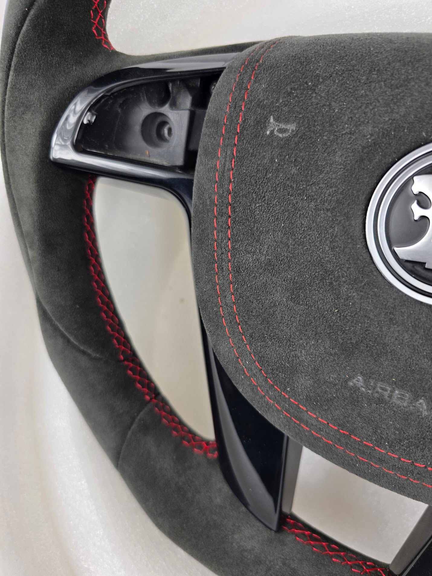 VE HSV Steering wheel ALCANTARA