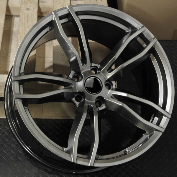 20" VF HSV rapier wheels.