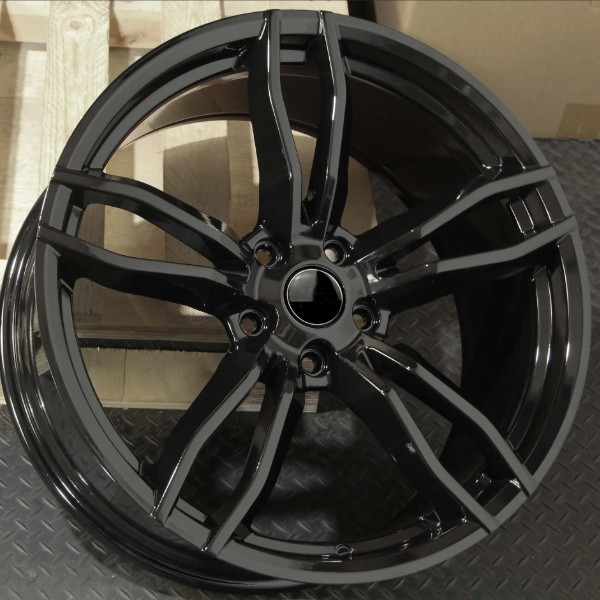 20" VF HSV rapier wheels.