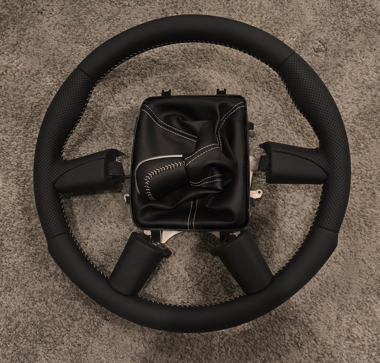 VY-VZ HSV Steering wheel